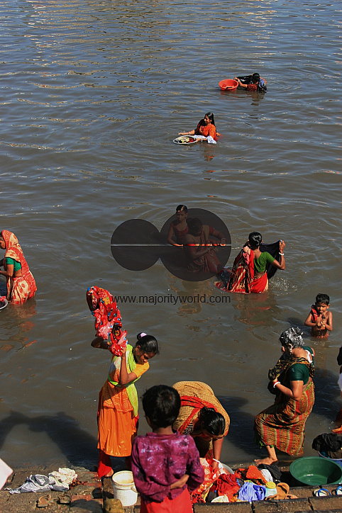 Life around Buriganga River