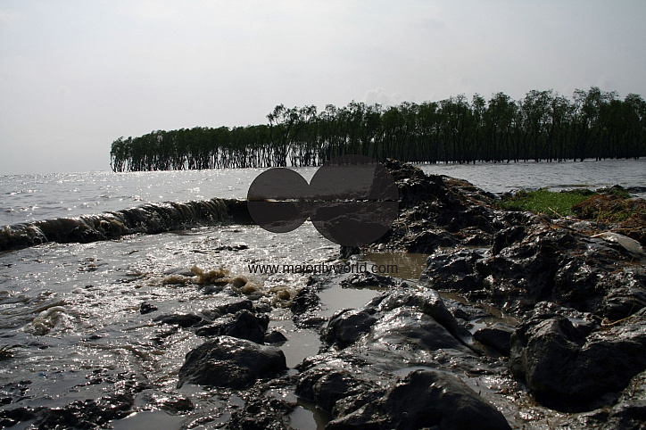 Tidal surge continues after Aila
