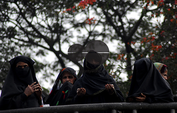 Muslims seek divine blessings at the Akheri Munajat