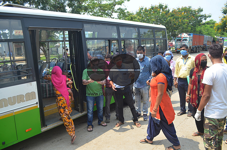 Stranded Rajasthani people are leaving for native