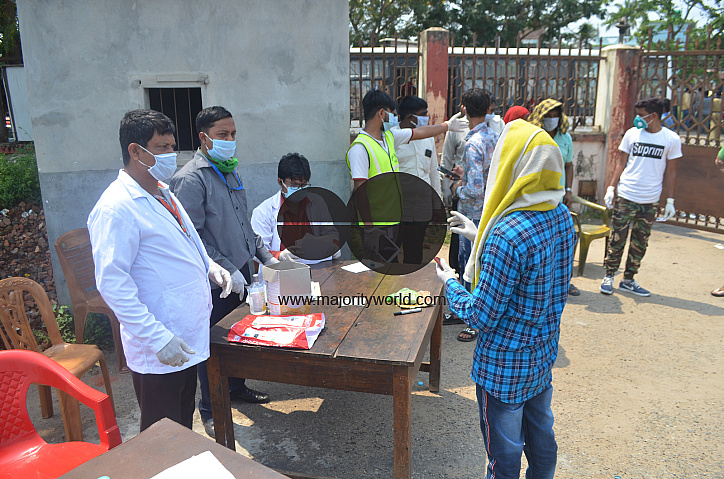 Stranded Rajasthani people are leaving for native