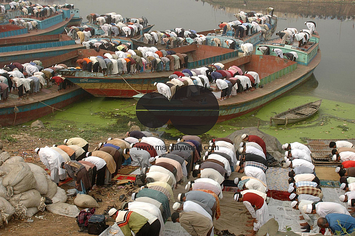 Pilgrims flow into the bank of Turag