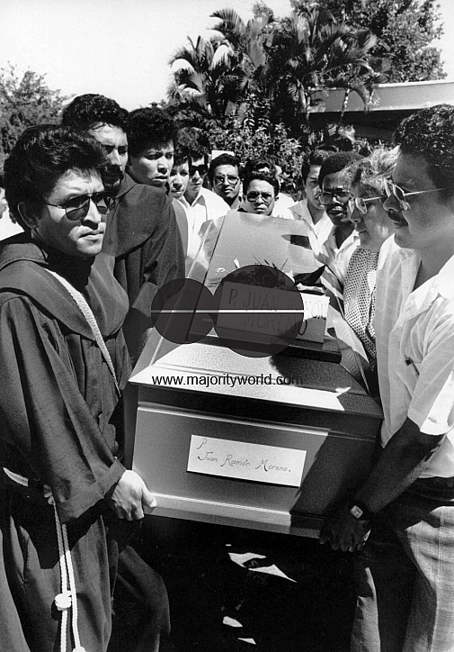 EL SALVADOR FUNERAL OF THE JESUIT PRIESTS KILLED BY DEATH SQUADS IN SAN SALVADOR ,1989