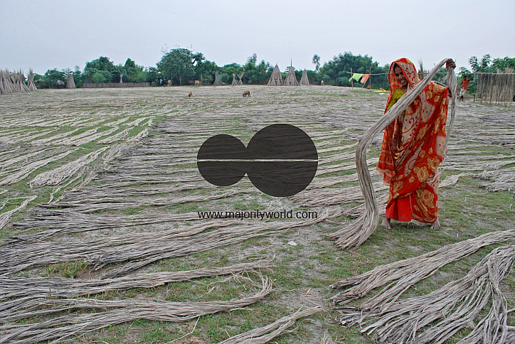 Farmer sell their jute