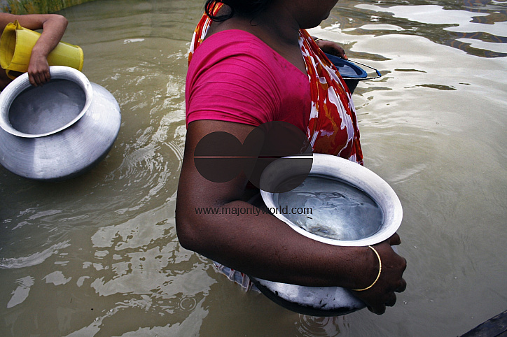 Sirajgonj flood situation still unchange