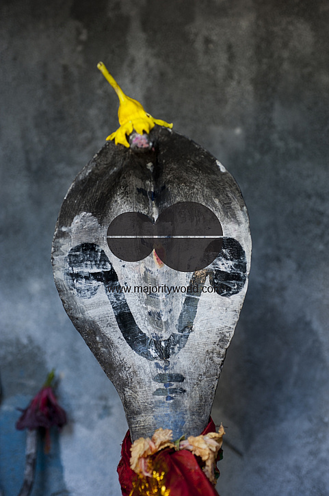 Sri Lanka. Small Naga shrine. Thirukovil.