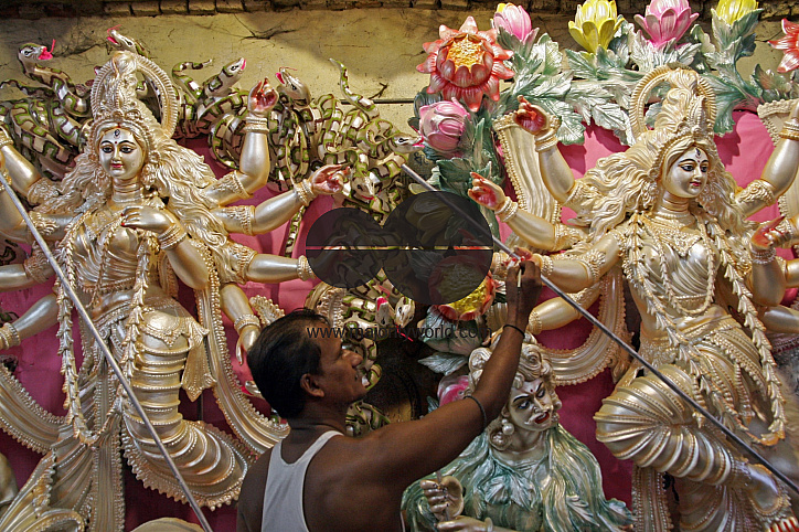 Idol makers are busy to preparing Durga