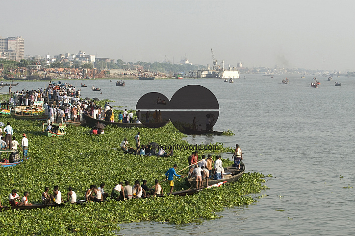 34th annual boat race on the Buriganga