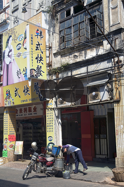 CHINA Views of the old quarter in Guangzhou, Guangdong province, with traditional Cantonese architecture.