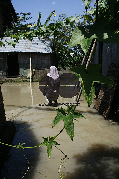 Flood approaches Munshigonj