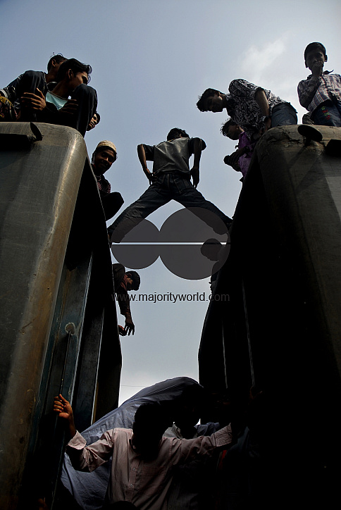 Muslims seek divine blessings at the Akheri Munajat