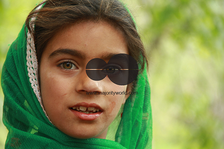 Street Photo of a nomad girl