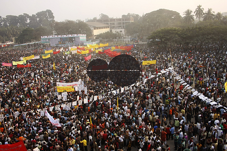 Old Dhaka celebrates Shakhrine