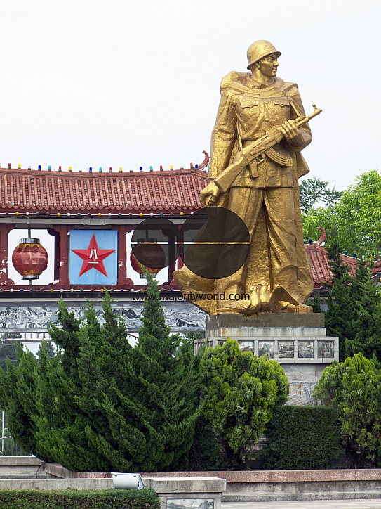 CHINA Statue to army heroes in Dali, Yunnan province.