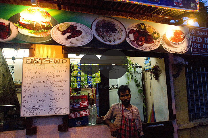 India. Fast Food in Pondicherry.