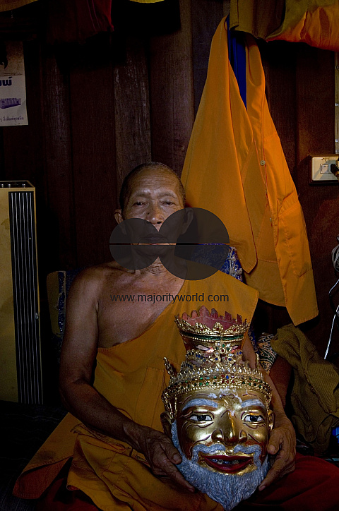 Thailand. Monk in his room at Wat Kokgate.