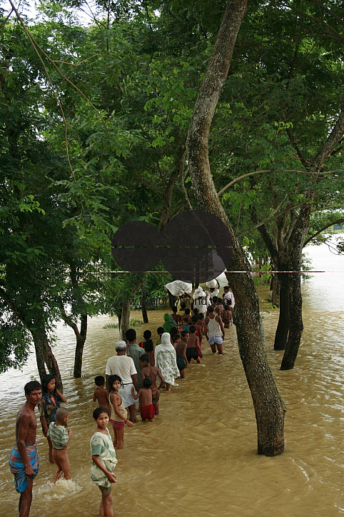 One lac people marooned in Comilla