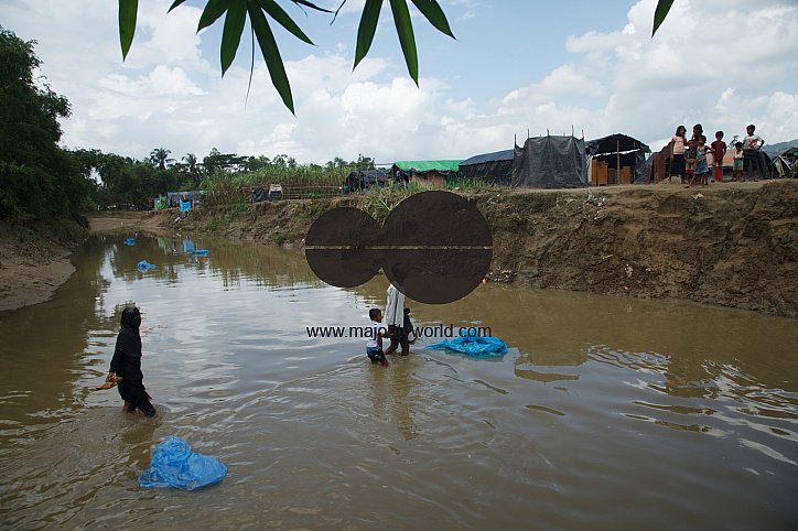 Rohingya Refugee at Tambru No-man's land in Bangladesh-Myanmar border at Tambru, Naikhyangchori, Banderban, Bangladesh