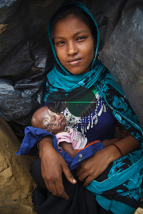 Rohingya Refugee at Tambru No-man's land in Bangladesh-Myanmar border at Tambru, Naikhyangchori, Banderban, Bangladesh