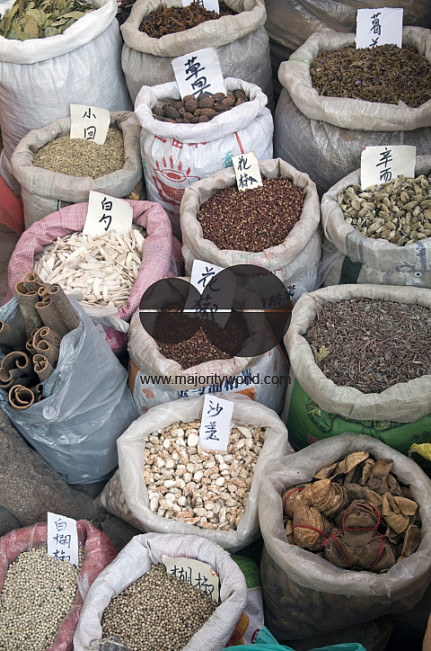 CHINA Stalls selling herbs and spices in the old quarter in Guangzhou, Guangdong province..