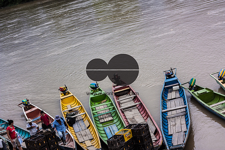 Conveyor boats on the Guaviare river