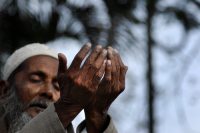 Muslims seek divine blessings at the Akheri Munajat